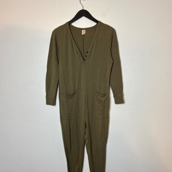 SMASH & TESS - Wednesday Romper in Olive. Henley with front patch pockets. - Picture 5 of 6